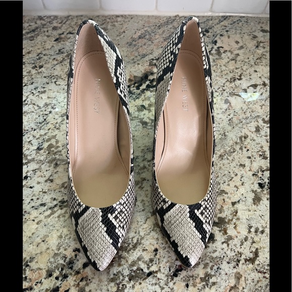 Nine West Shoes - Nine West Snake/Python Block Heel Pumps Size 9.5